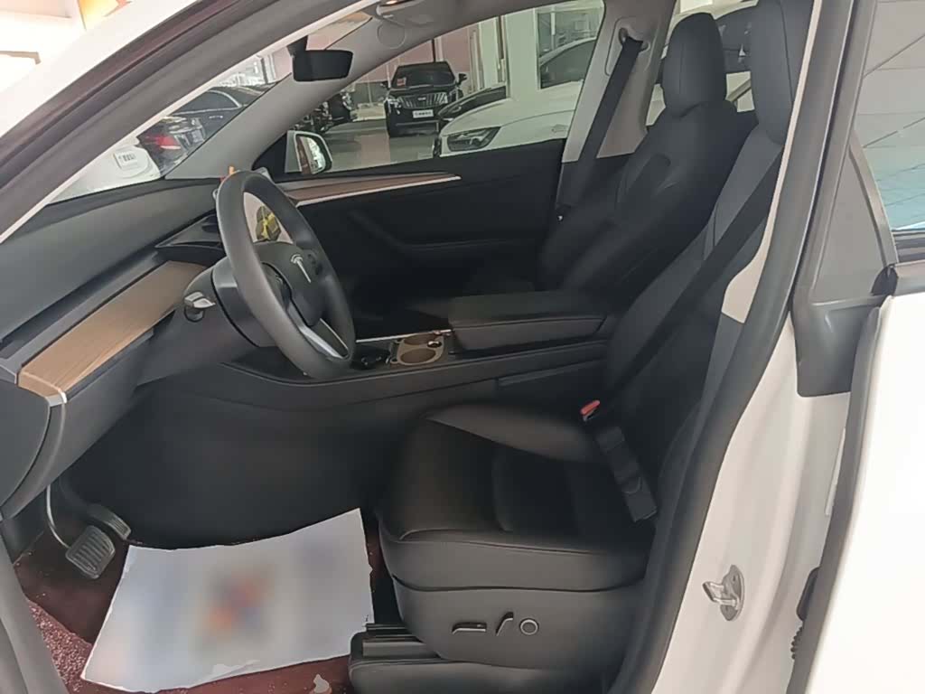 Tesla Model Y, 2023 15