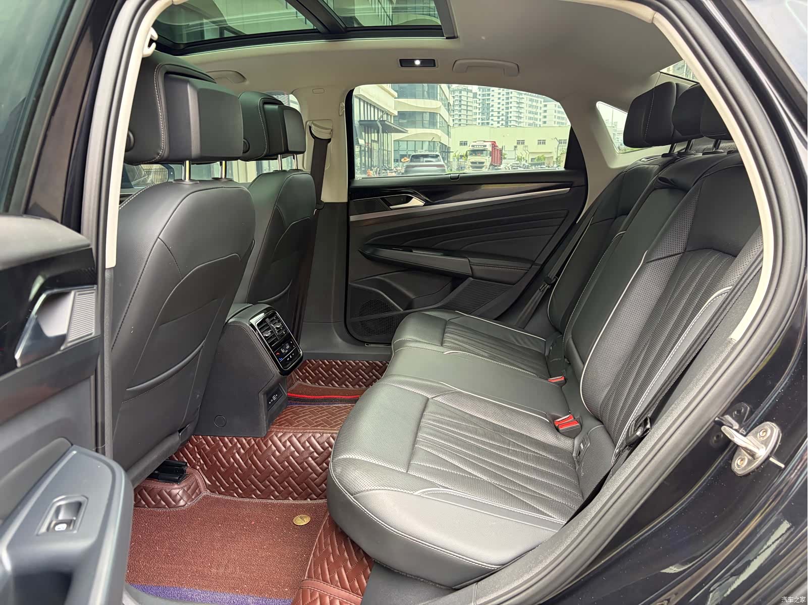 Volkswagen Passat, 2022 10