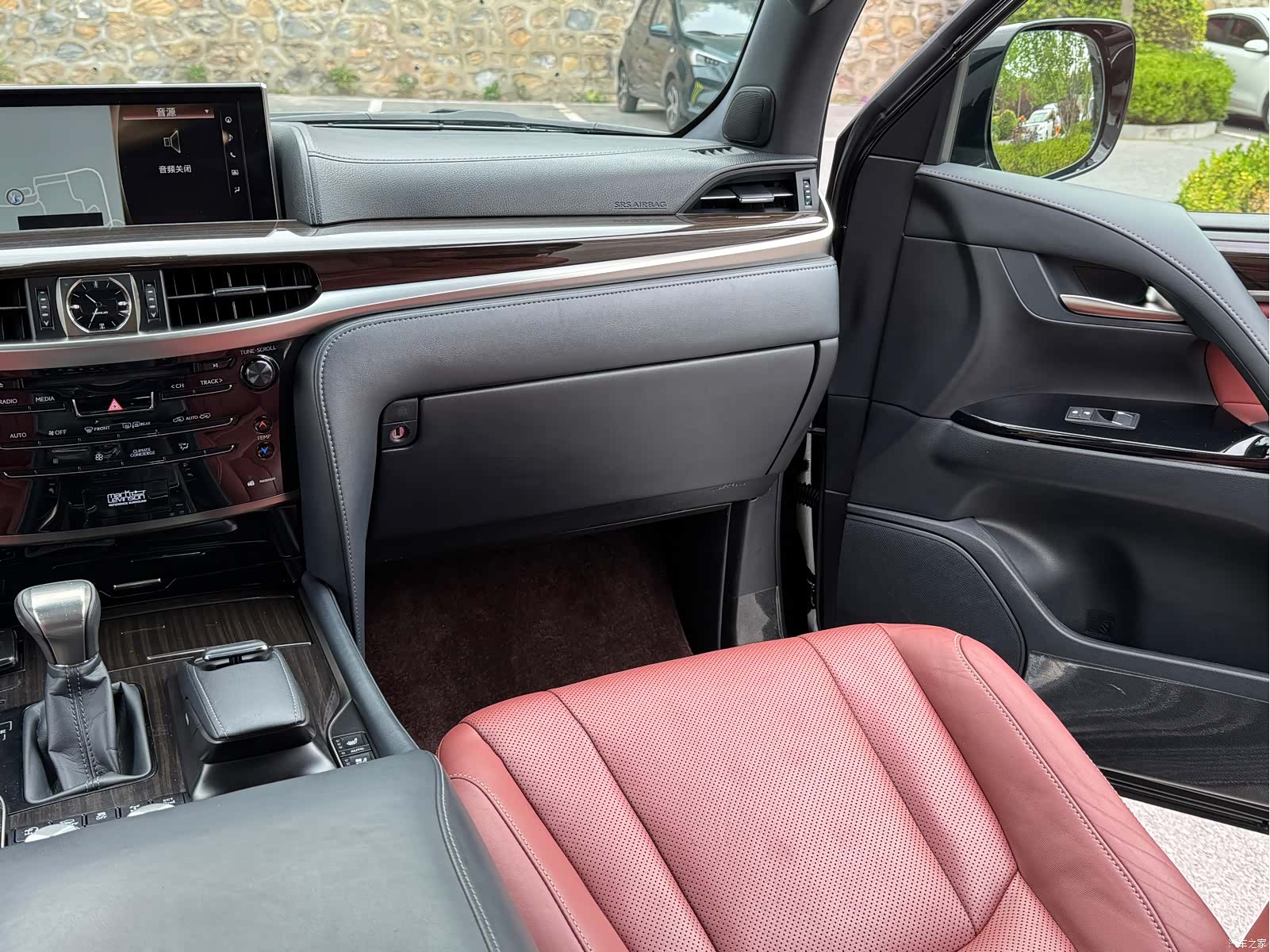 Lexus LX, 2018 11