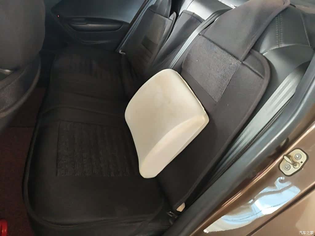 Peugeot 301, 2014 17