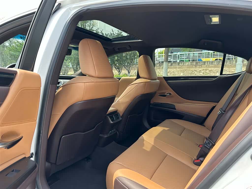 Lexus ES, 2018 6