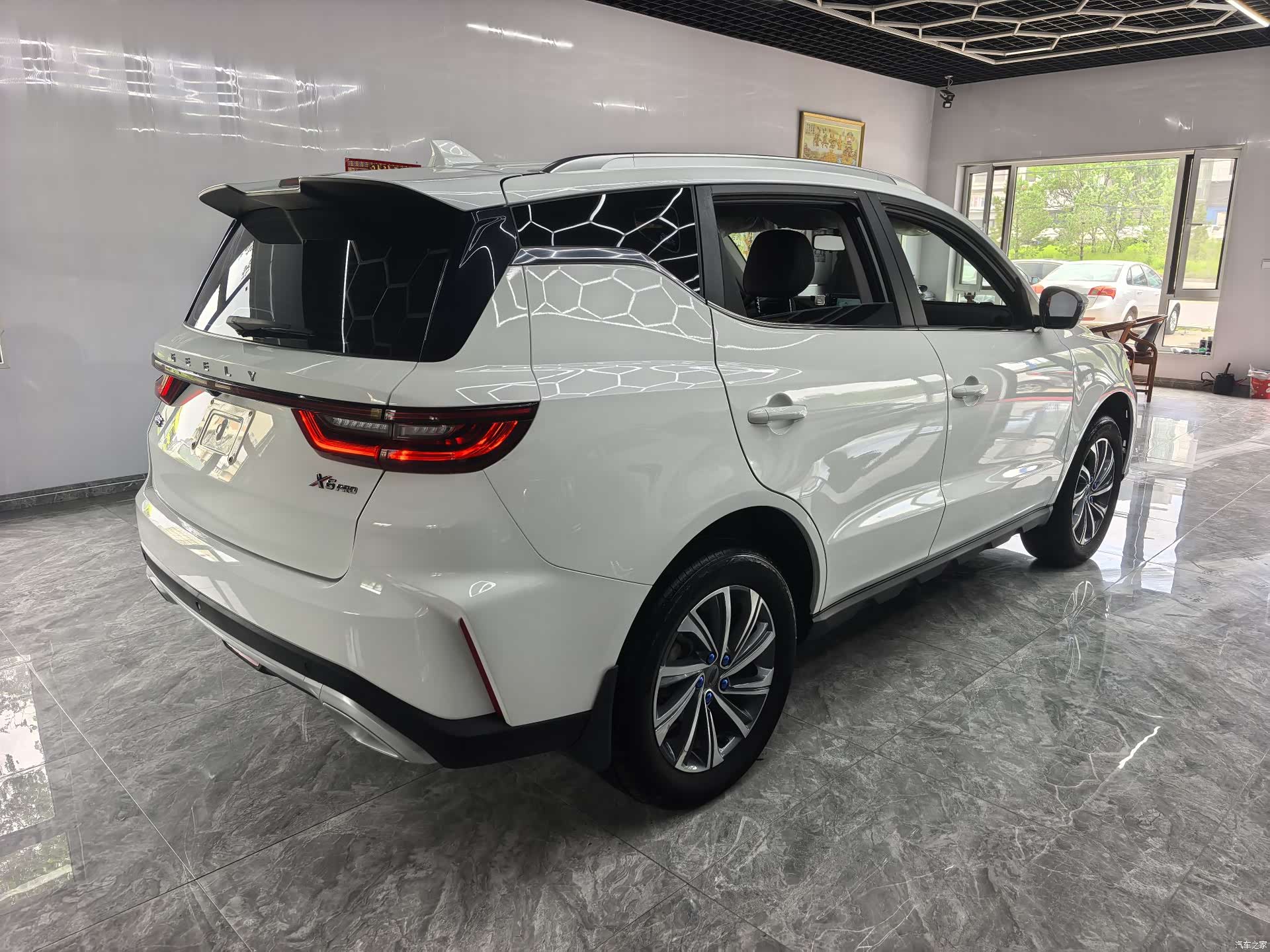 Geely X6, 2022 все фото