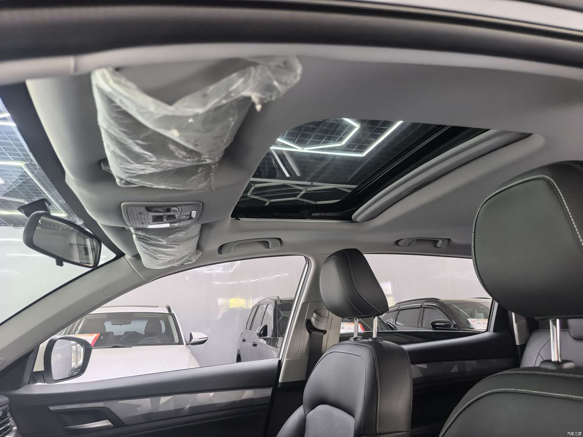 Geely X6, 2022 20