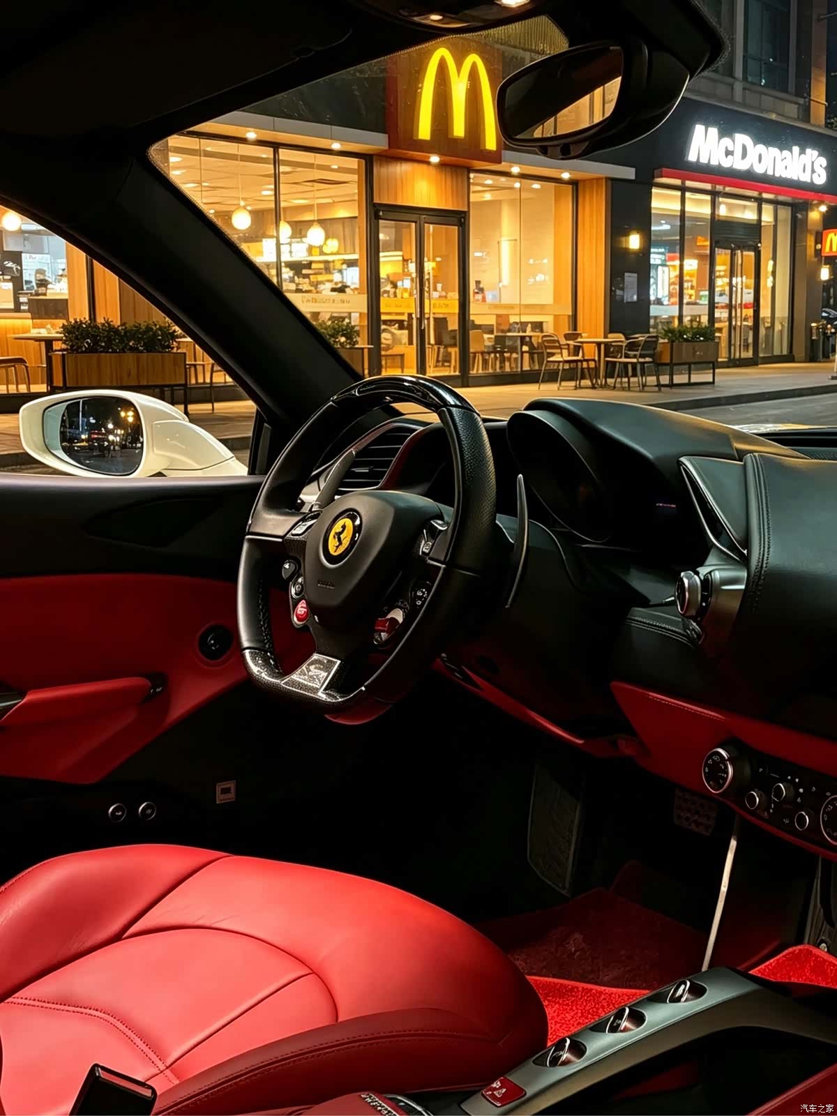 Ferrari 488, 2017 8
