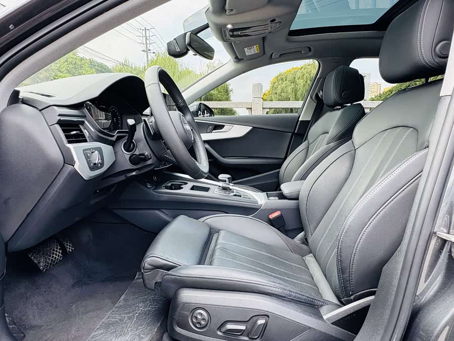 Audi A4L 2021, фото 8