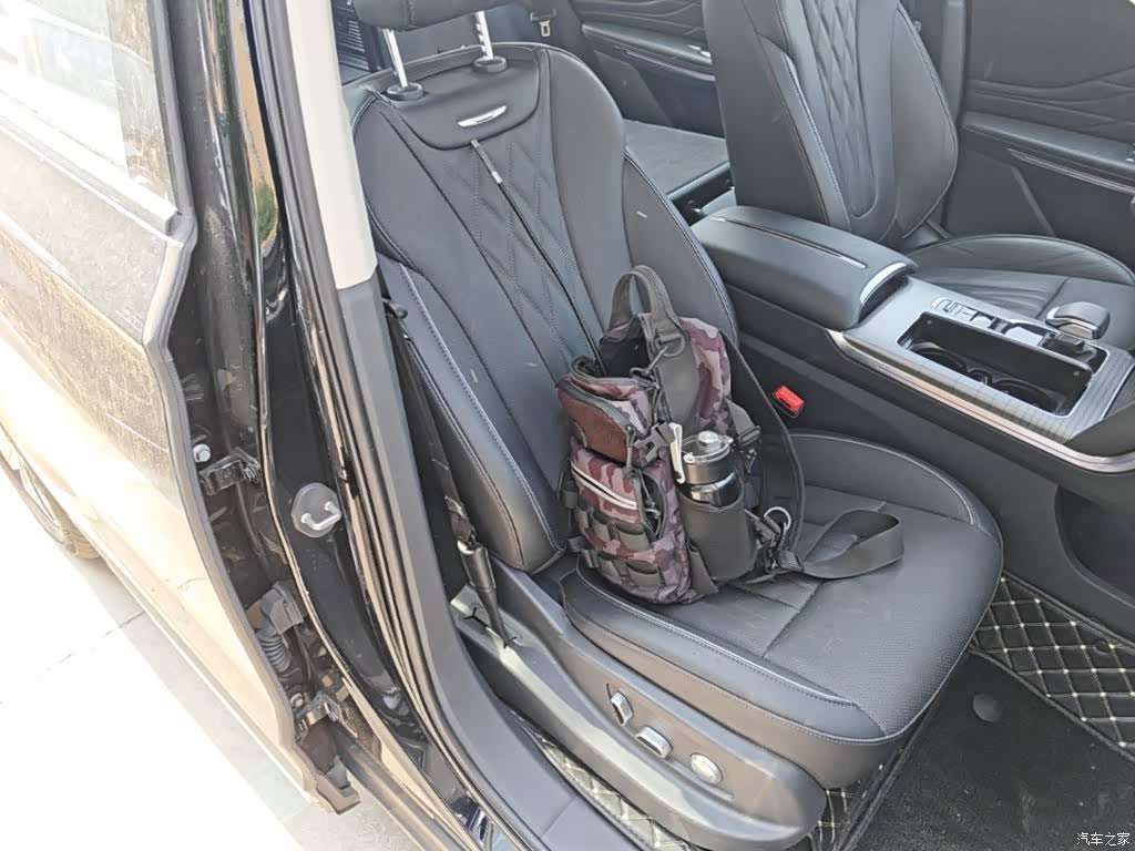 Hongqi HS7, 2024 25