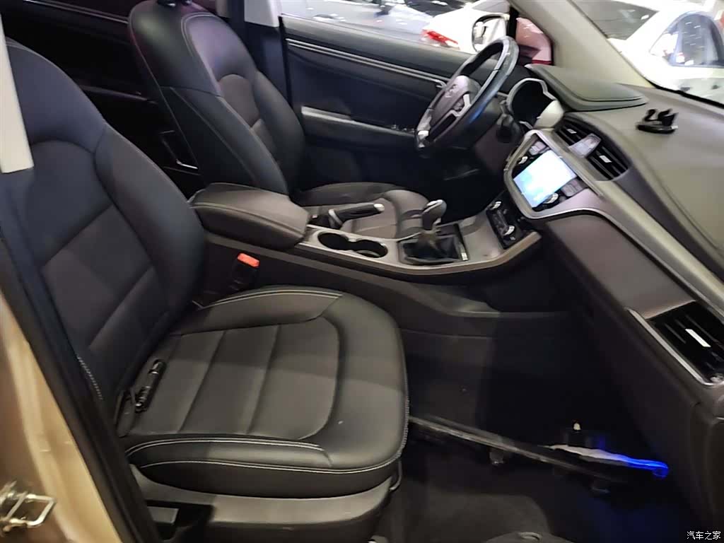 Geely Emgrand, 2017 25