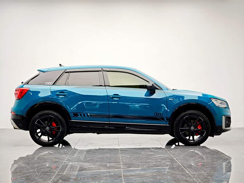 Audi Q2L