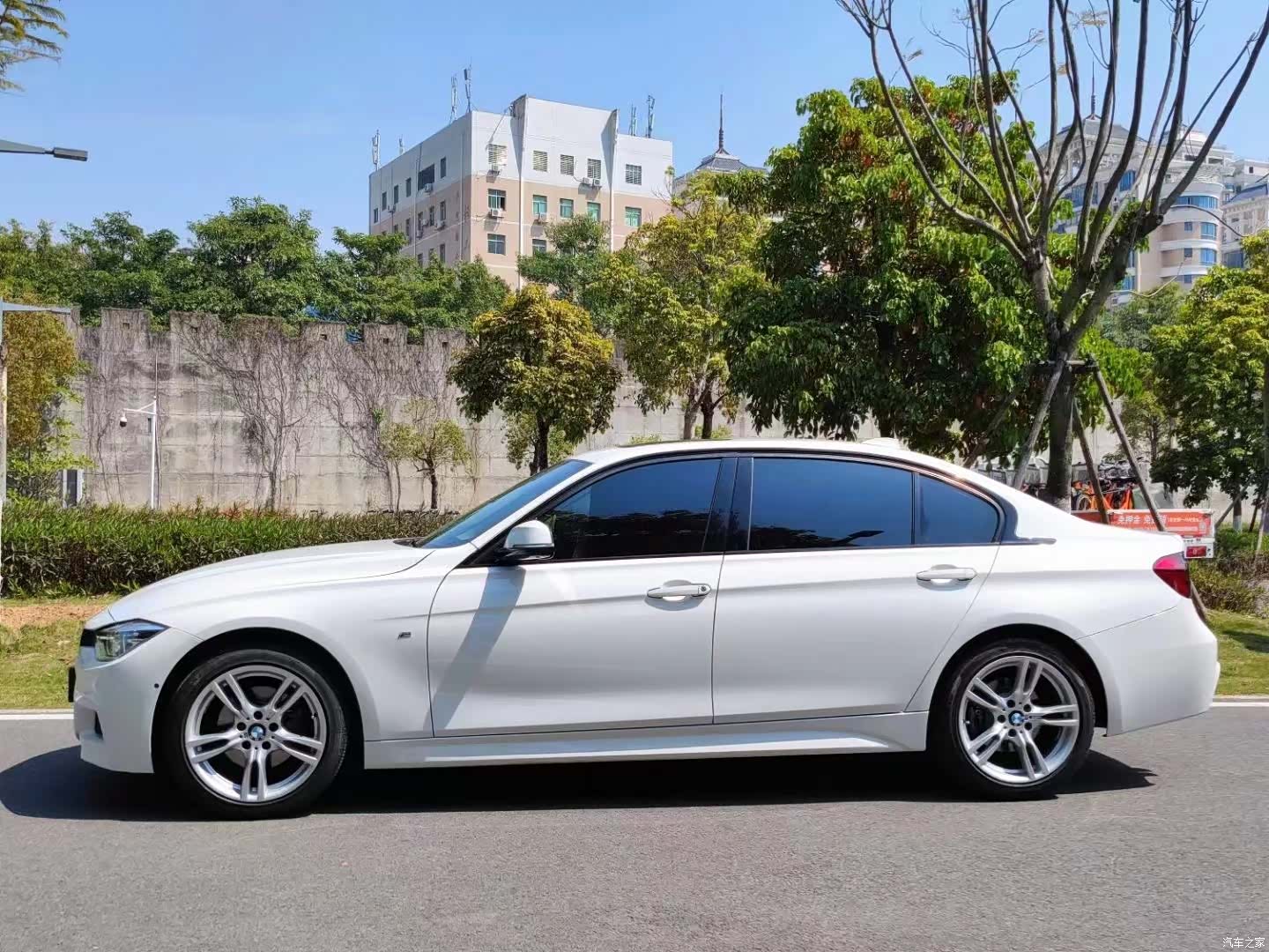 BMW 3 Series, 2018 все фото