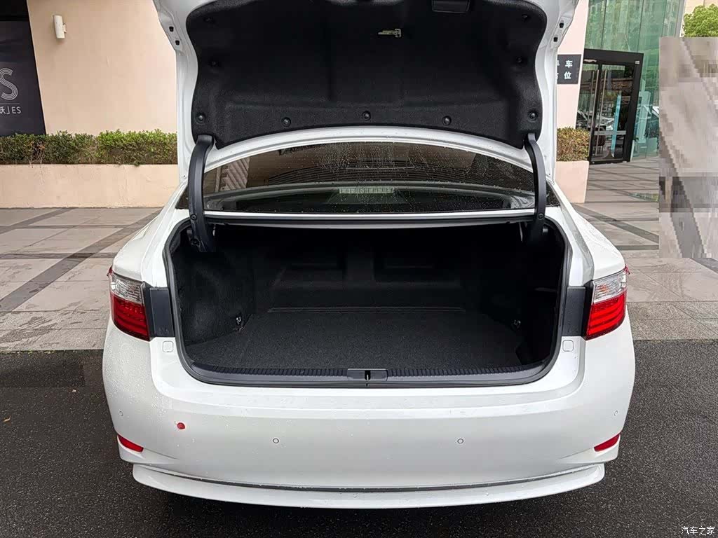 Lexus ES, 2013 8