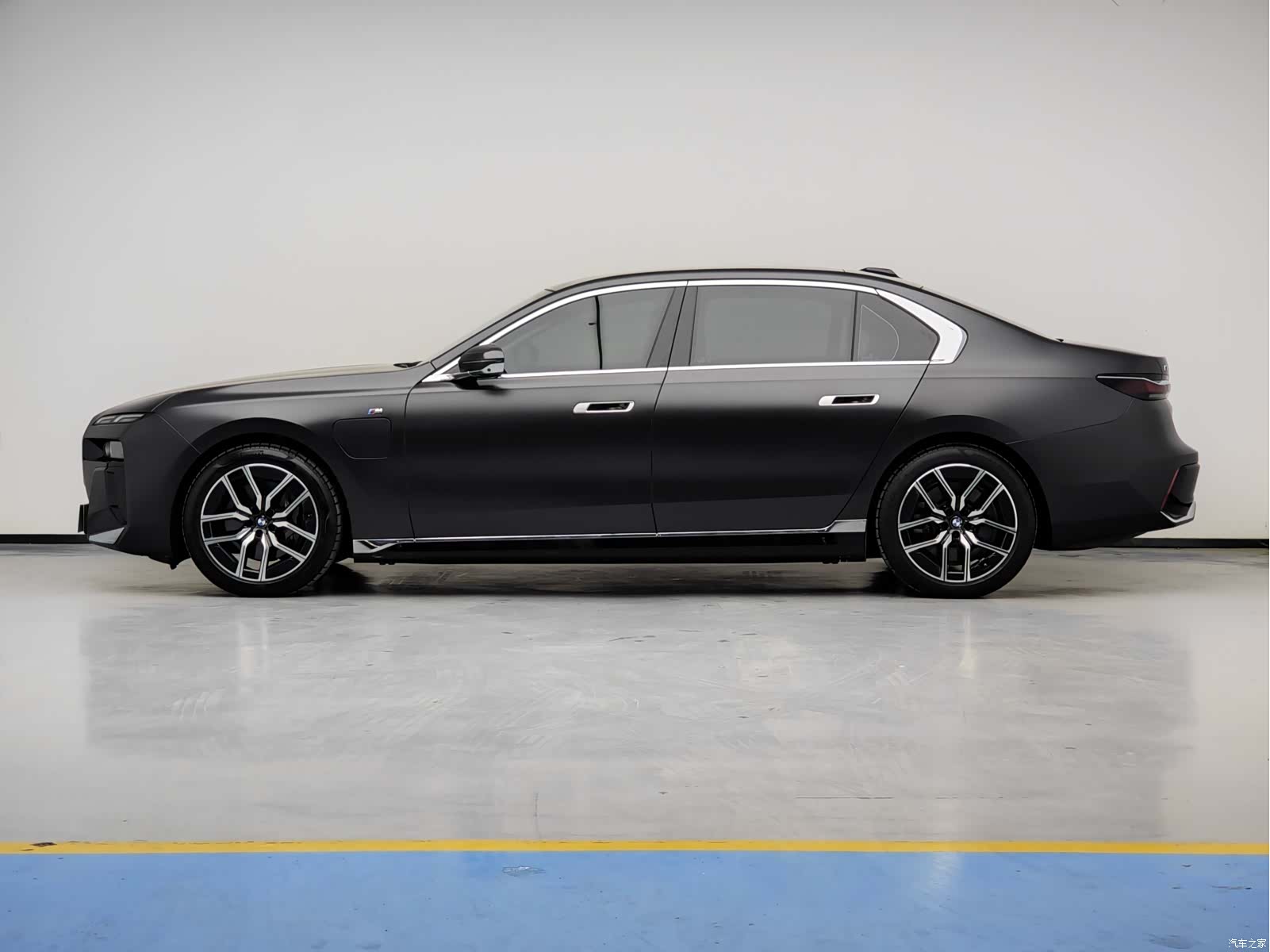 BMW i7, 2023 9