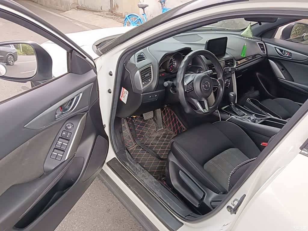 Mazda CX-4, 2019 16