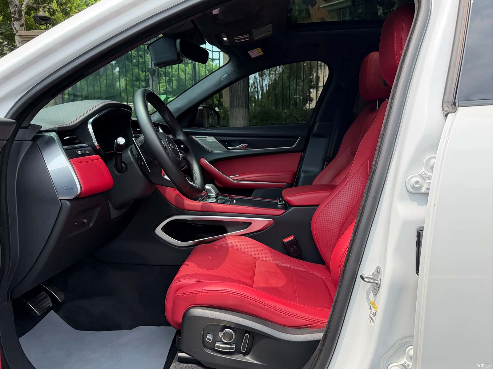 Jaguar F-PACE, 2024 6