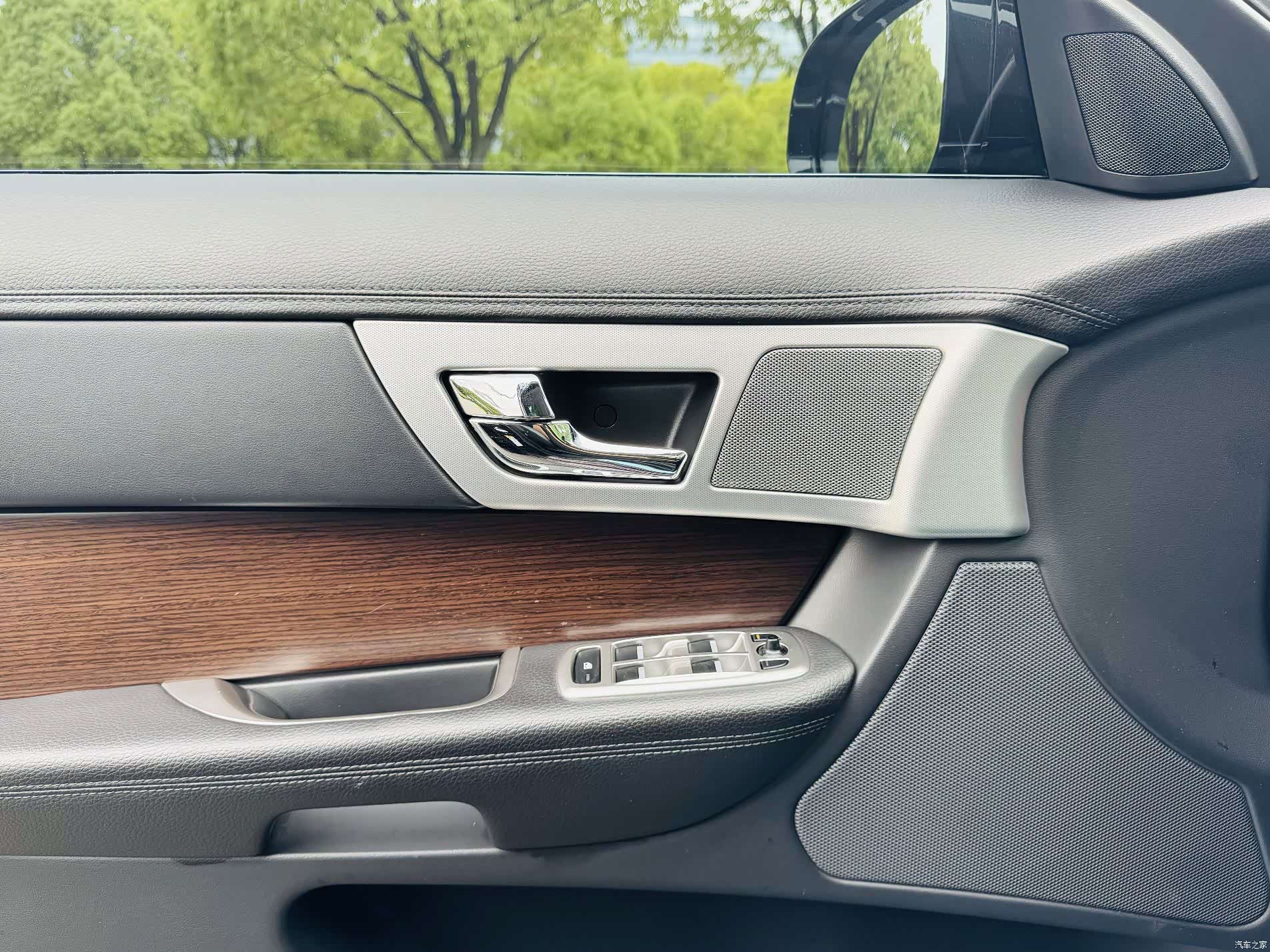 Jaguar XF, 2013 12