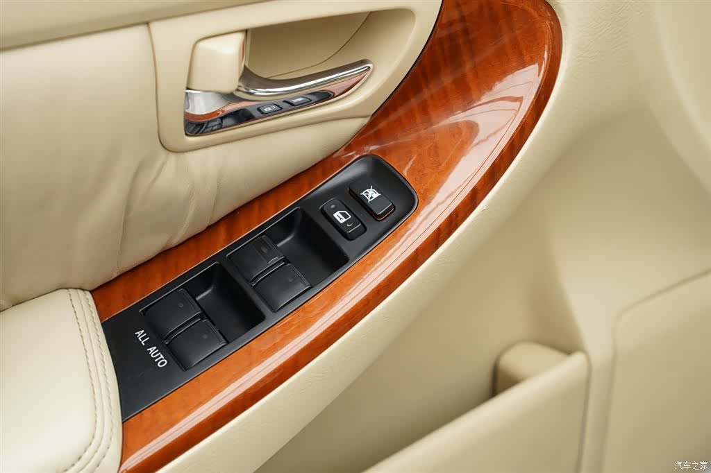 Toyota Crown, 2007 9
