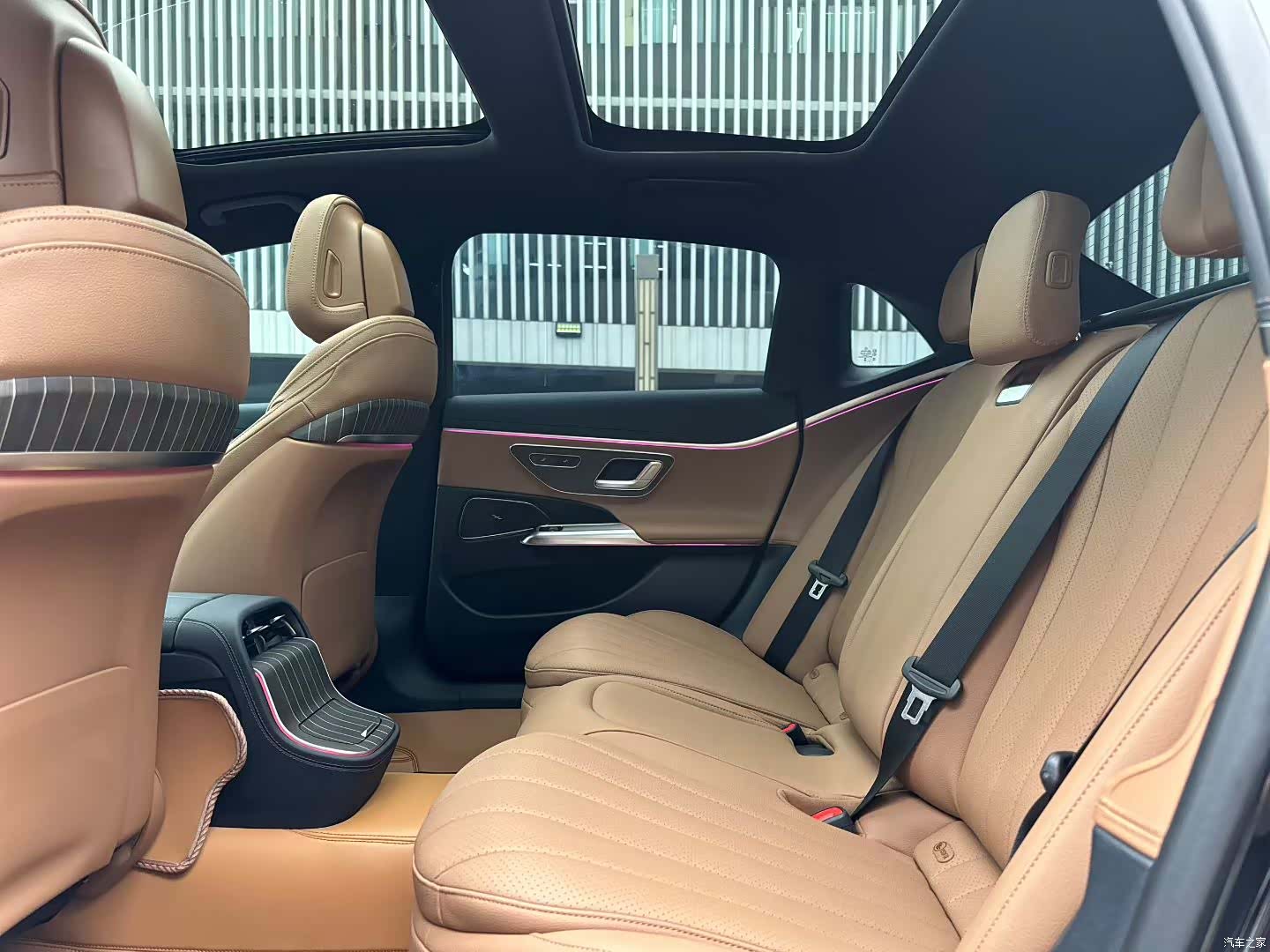 Mercedes-Benz E-Class, 2024 6