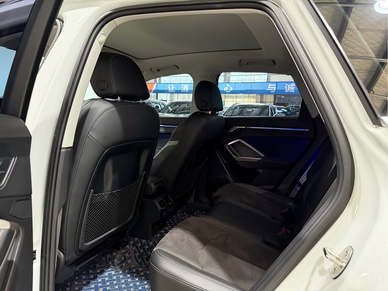 Audi Q3, 2023 10