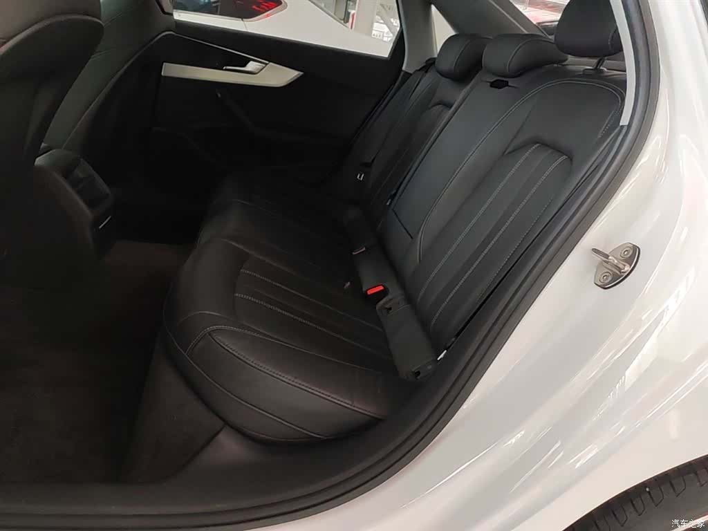 Audi A4L, 2021 17