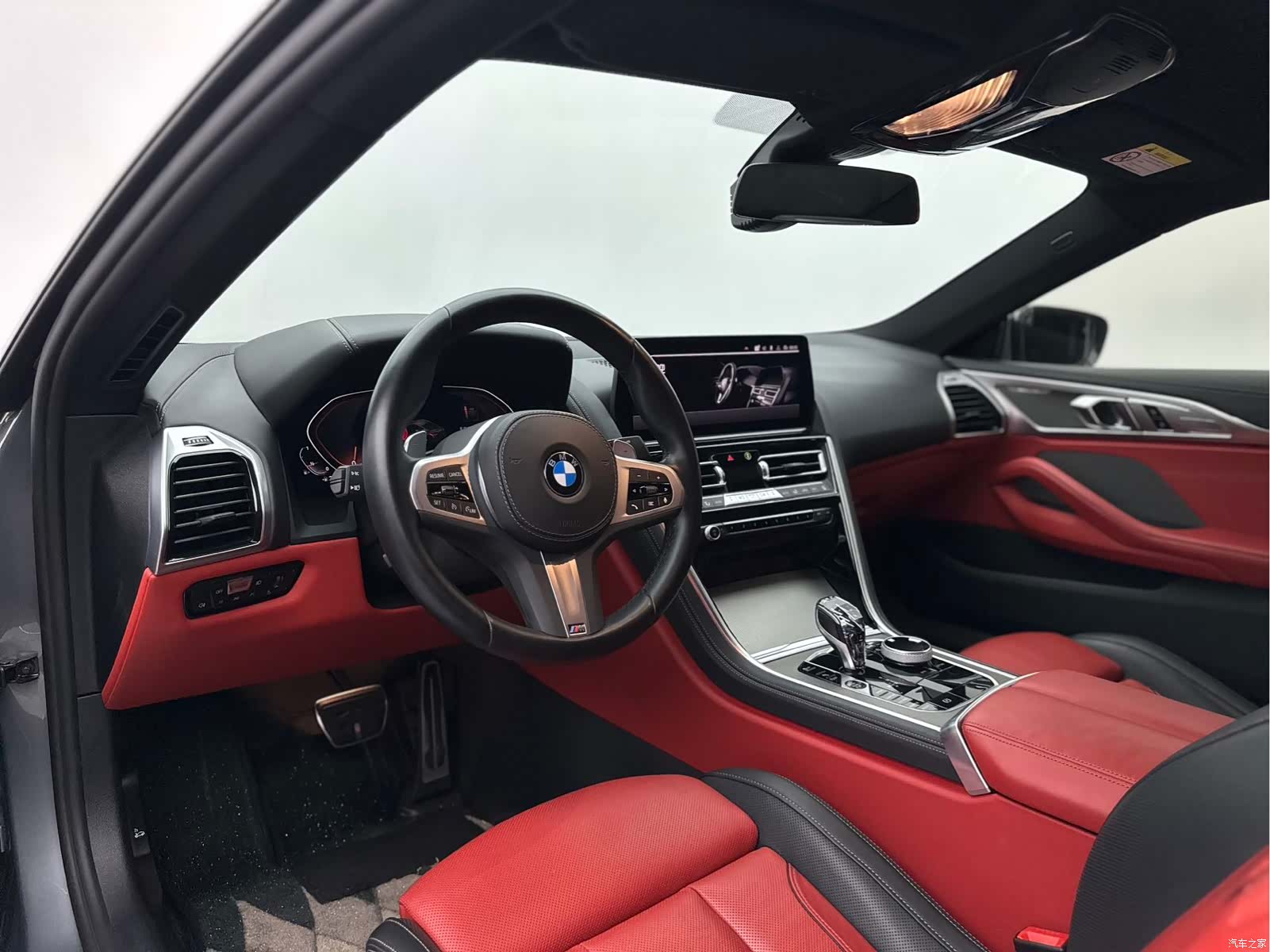 BMW 8 Series, 2025 7