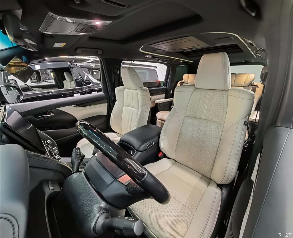 Lexus LM, 2022 13