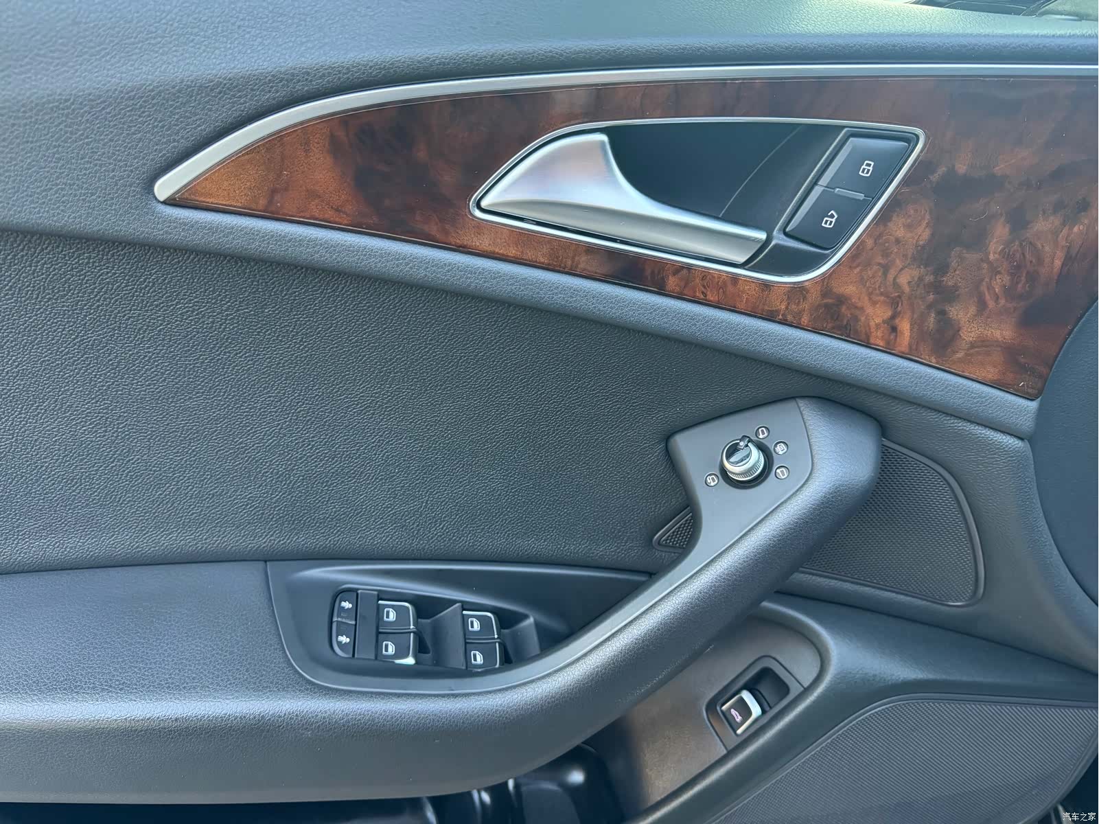 Audi A6L, 2016 11