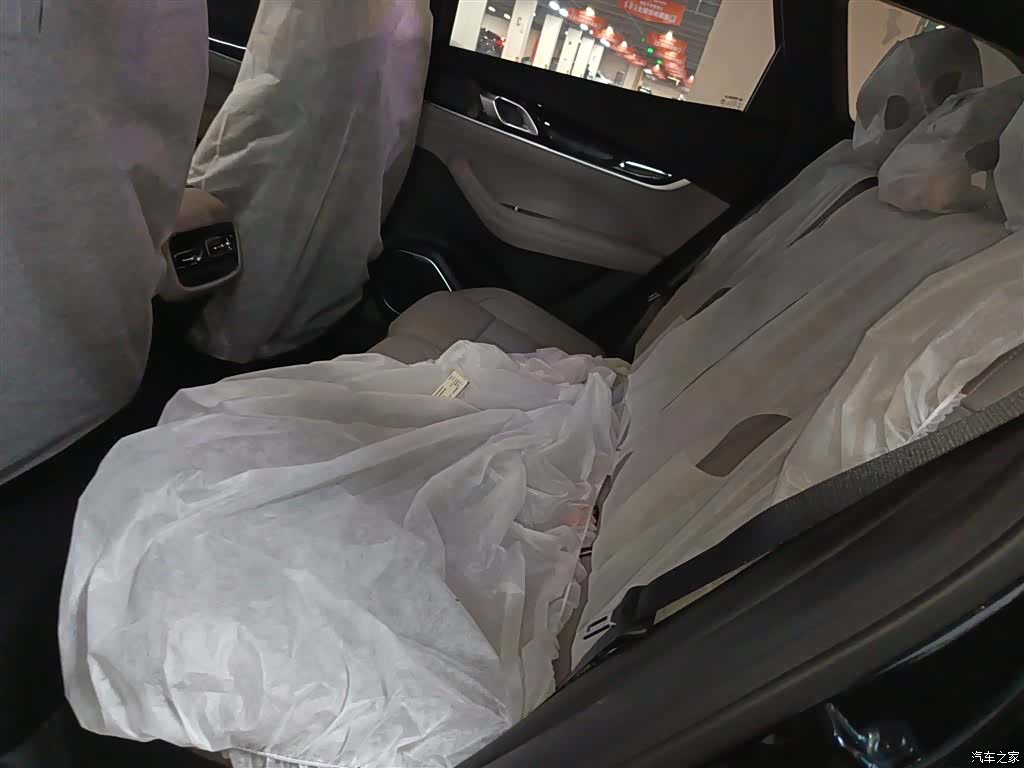 Geely Boyue, 2026 13