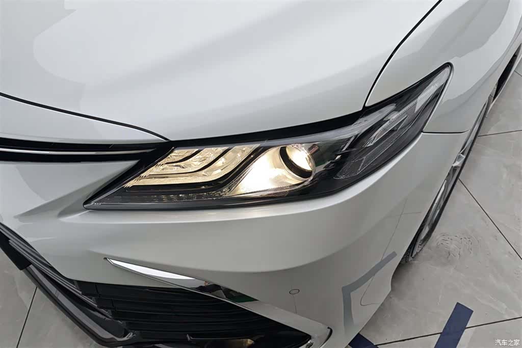 Toyota Camry, 2022 все фото