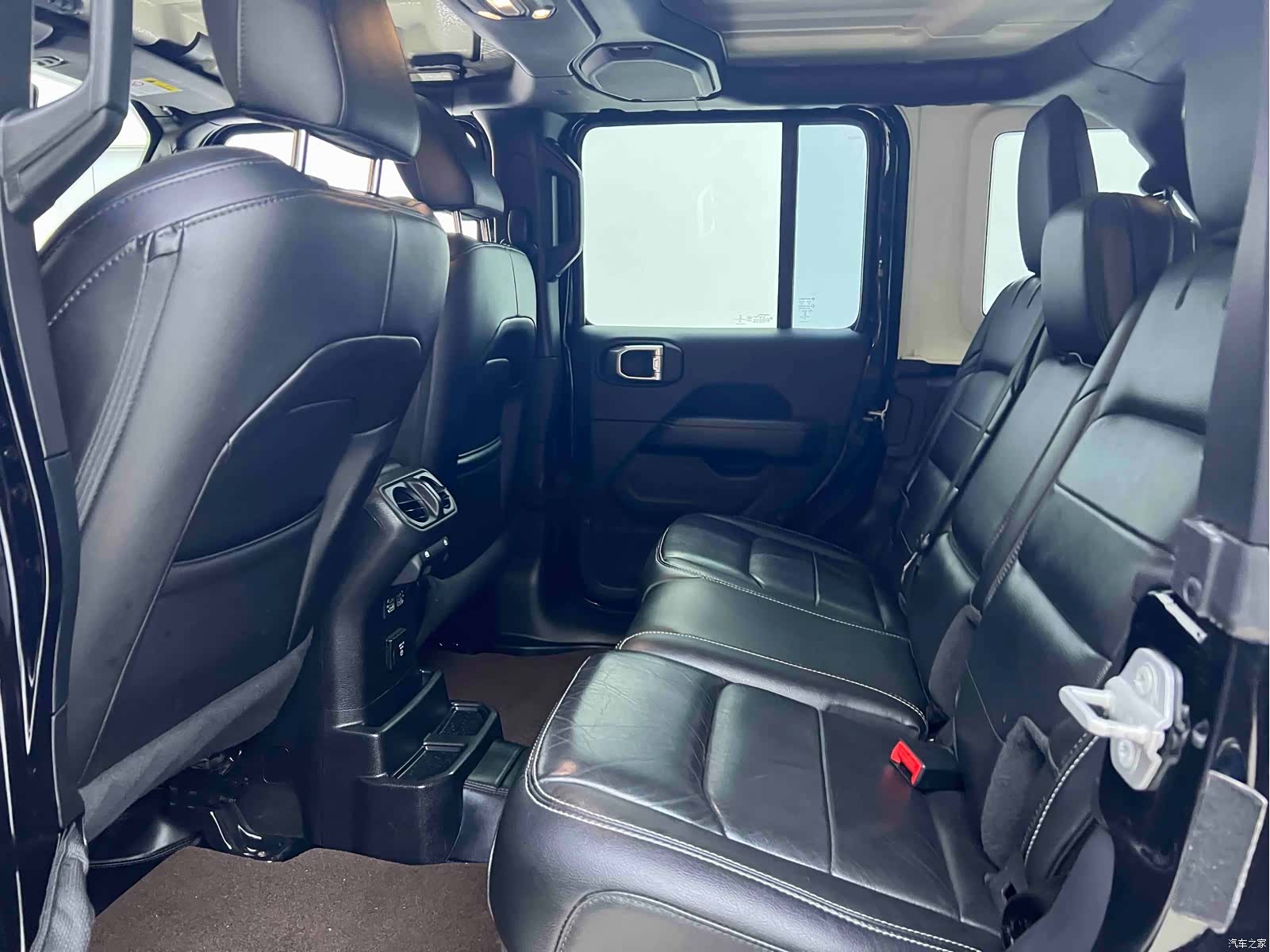 Jeep Wrangler, 2021 12