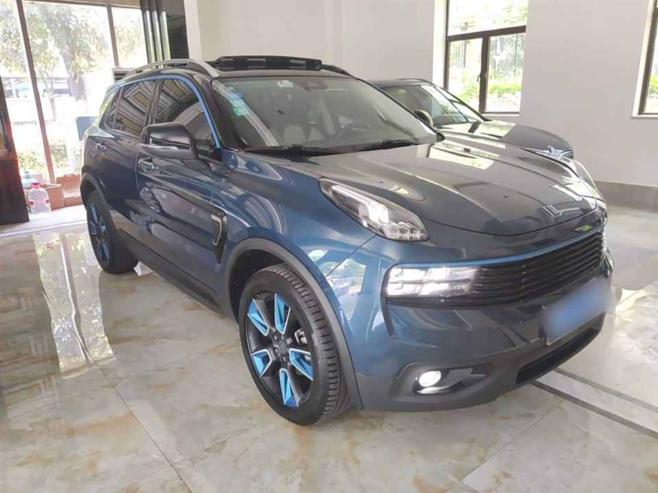 Lynk & Co 01