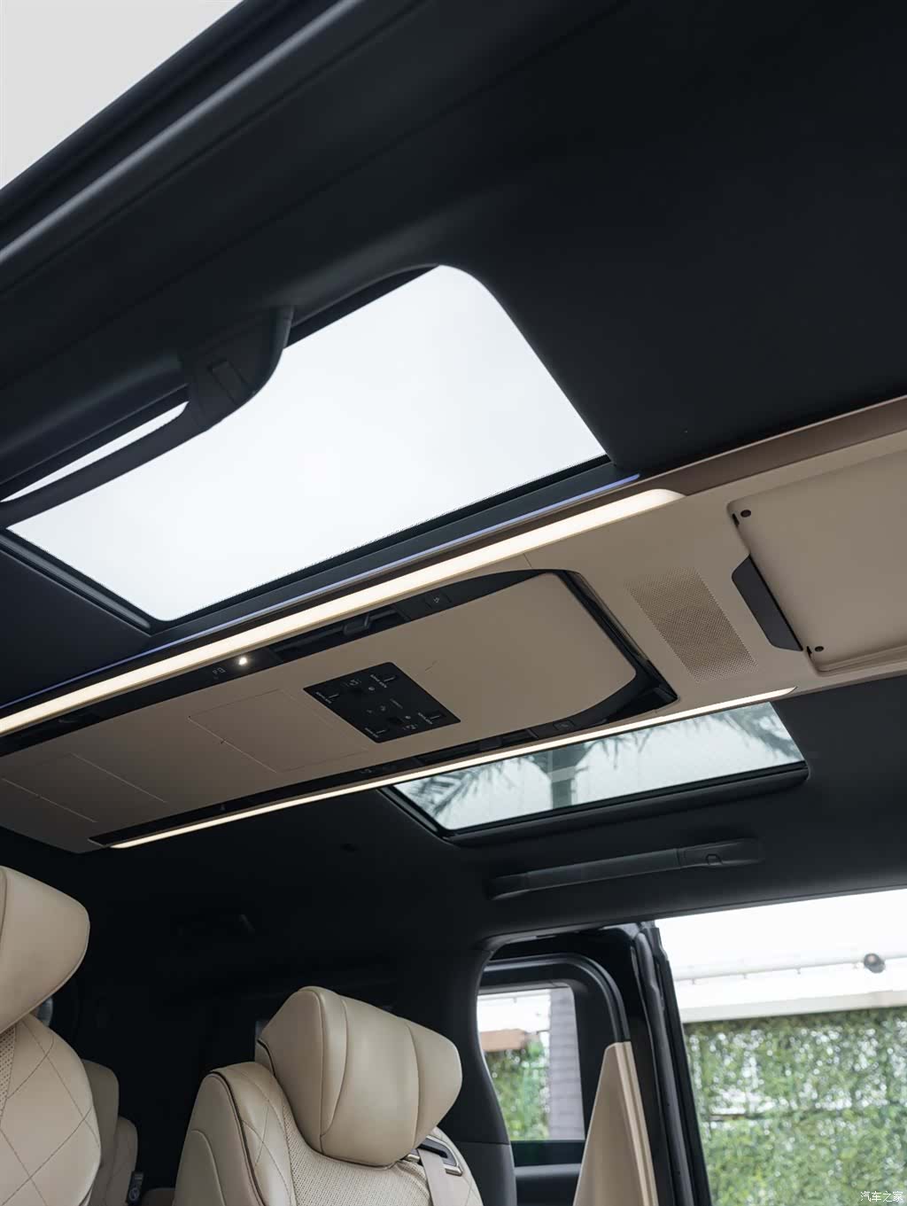 Toyota Alphard, 2024 22