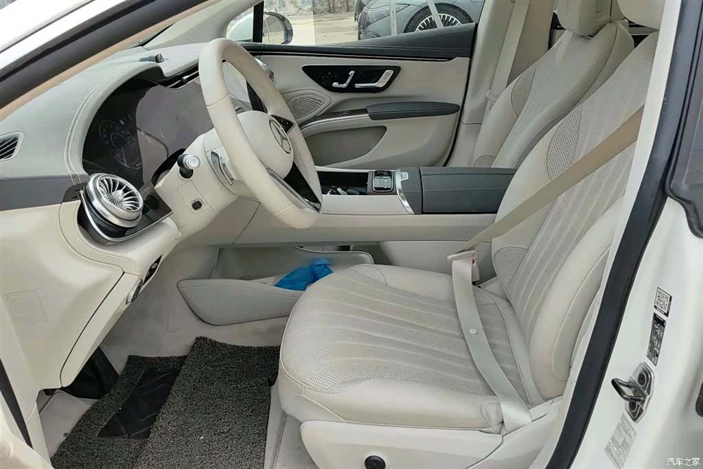 Mercedes-Benz EQS, 2024 3