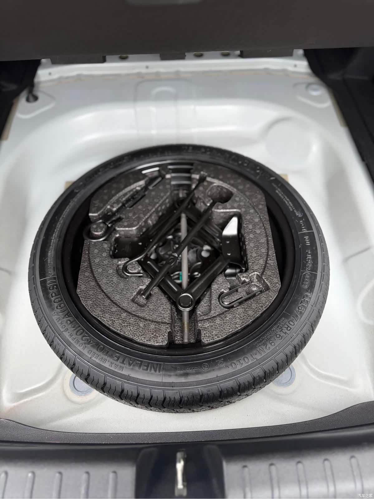 Geely Emgrand, 2022 15