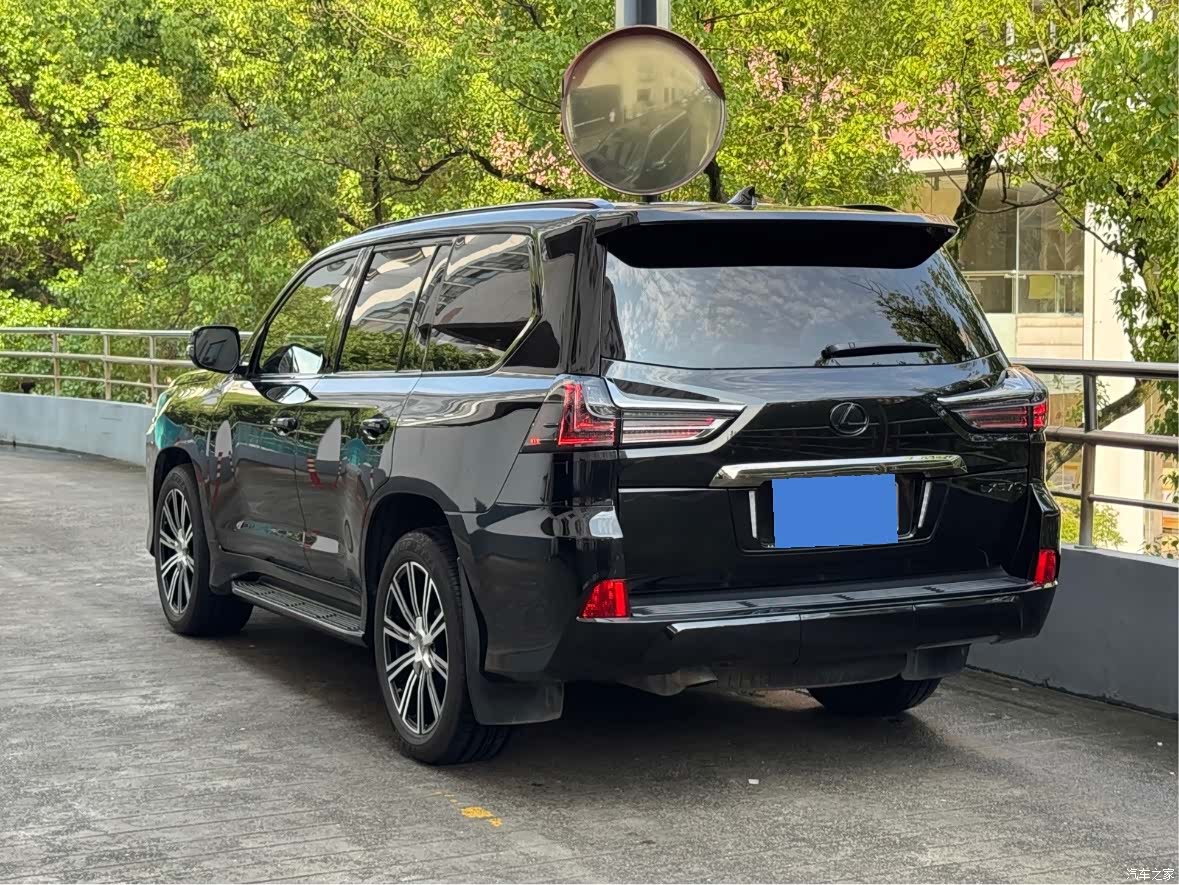 Lexus LX, 2018 3