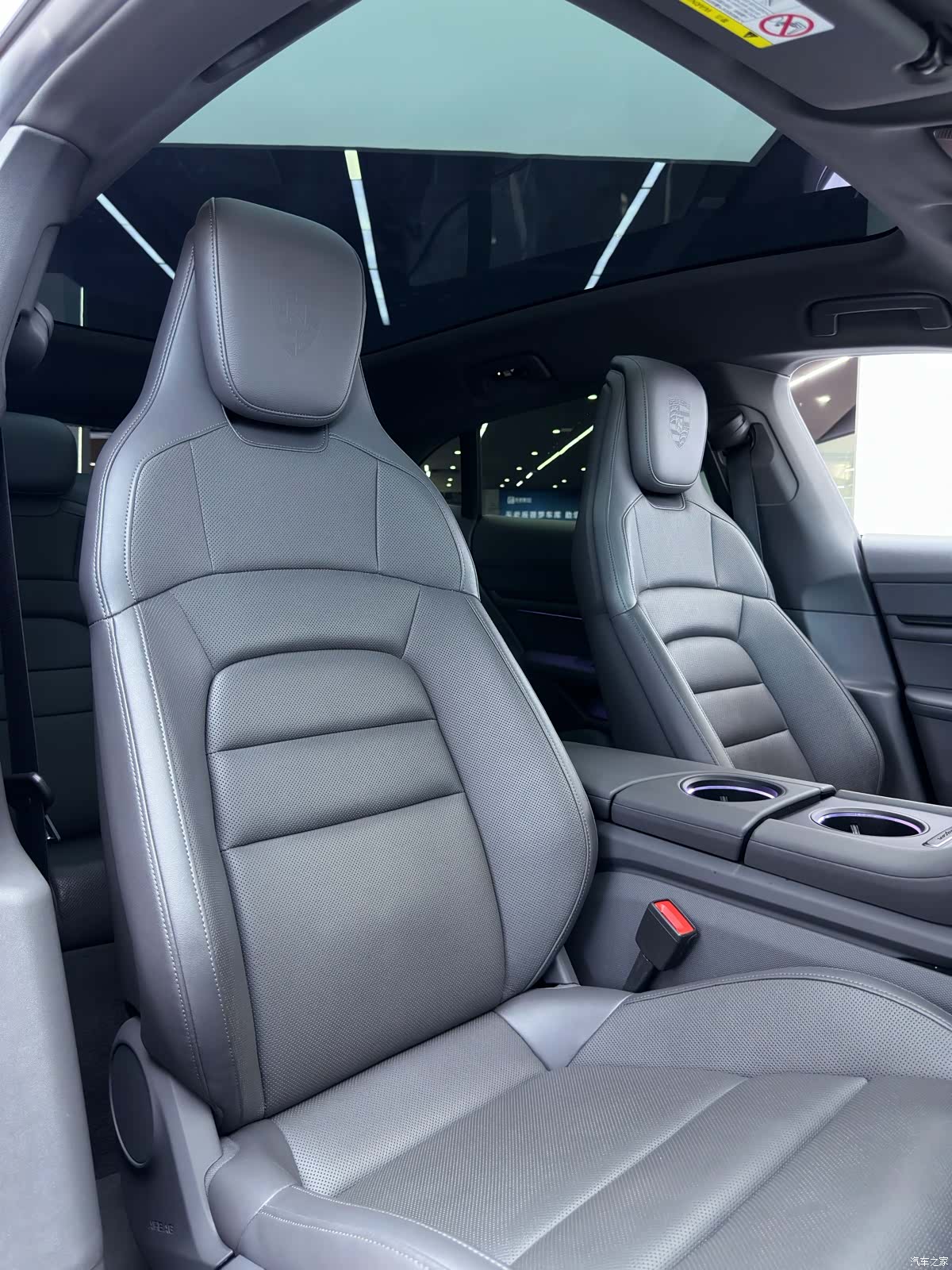 Porsche Taycan, 2023 13