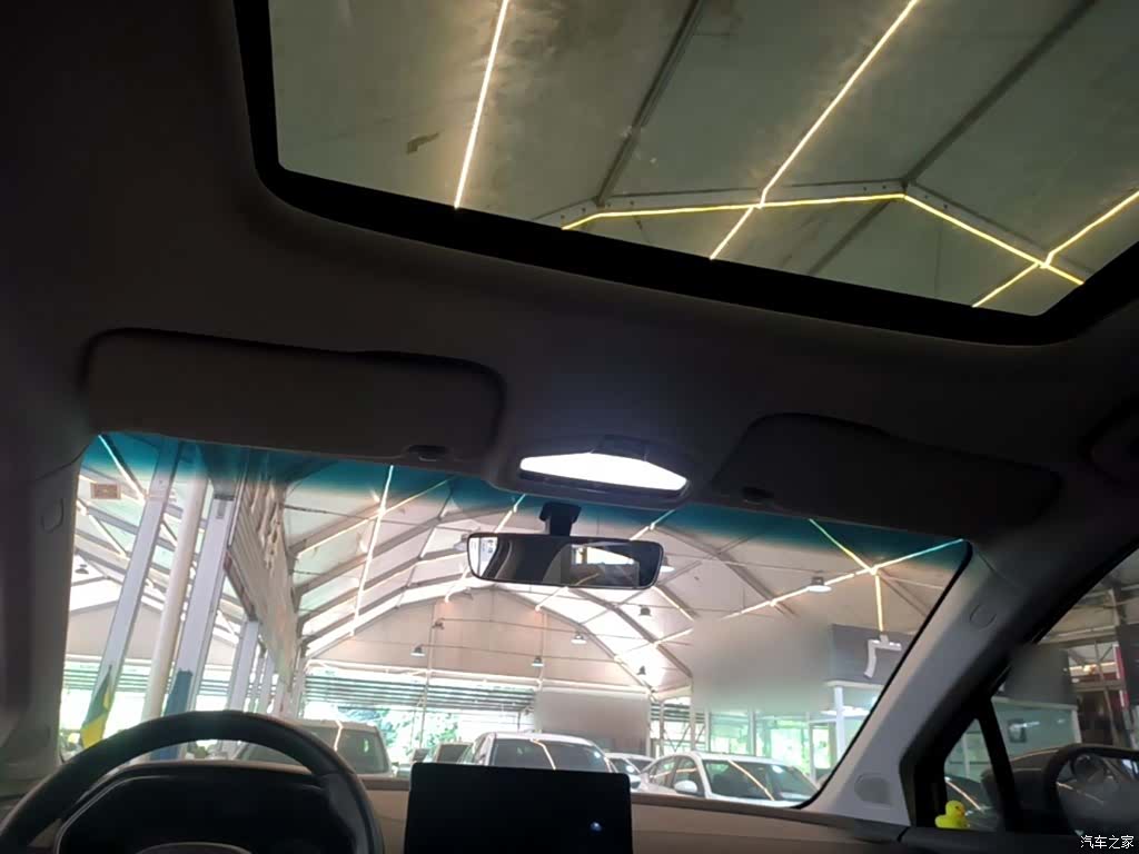 Geely Emgrand, 2022 14