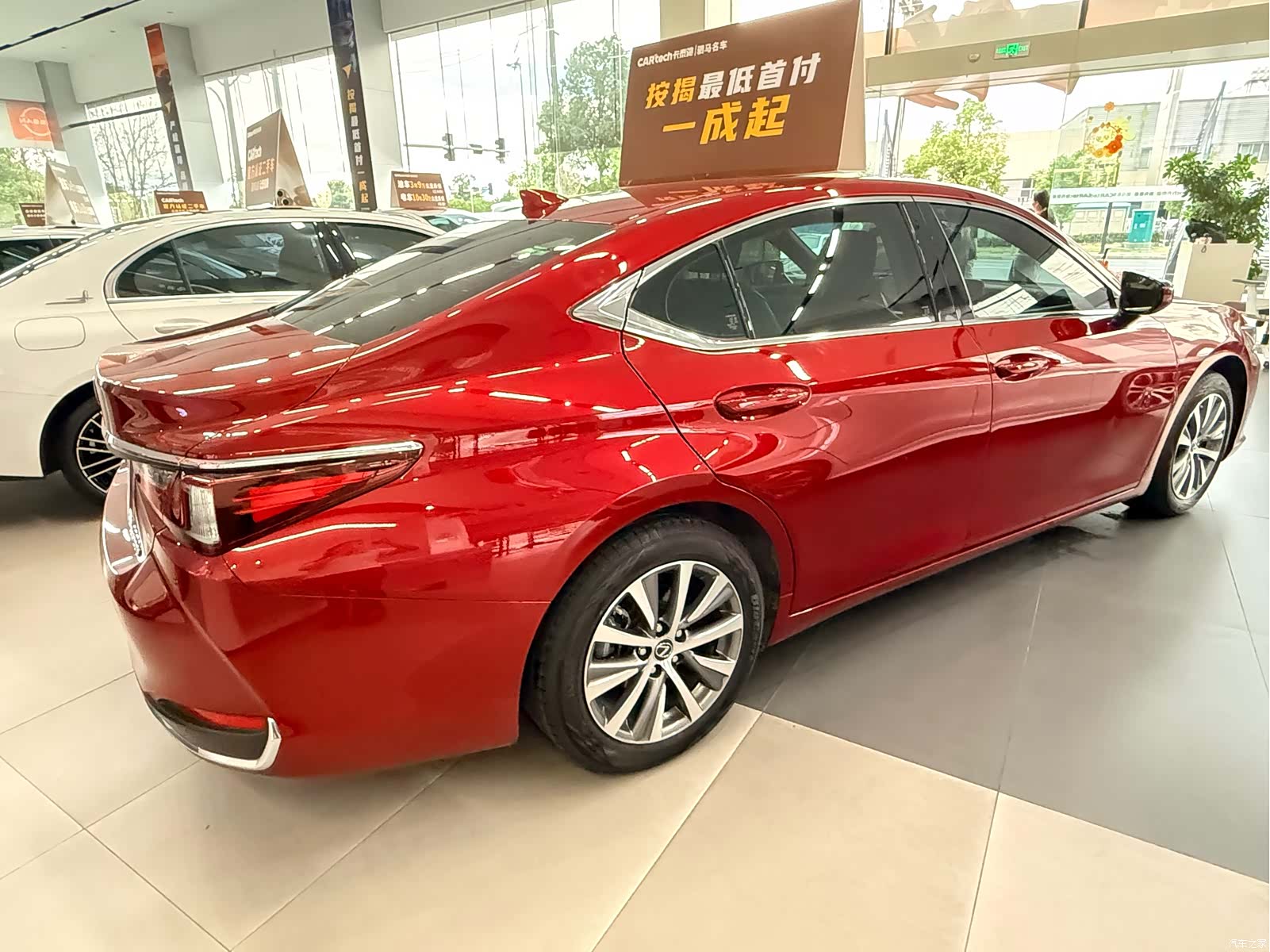 Lexus ES, 2020 4