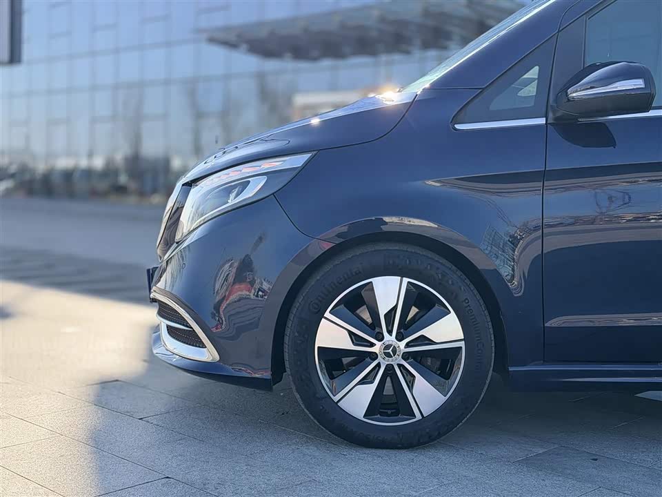 Mercedes-Benz V-class