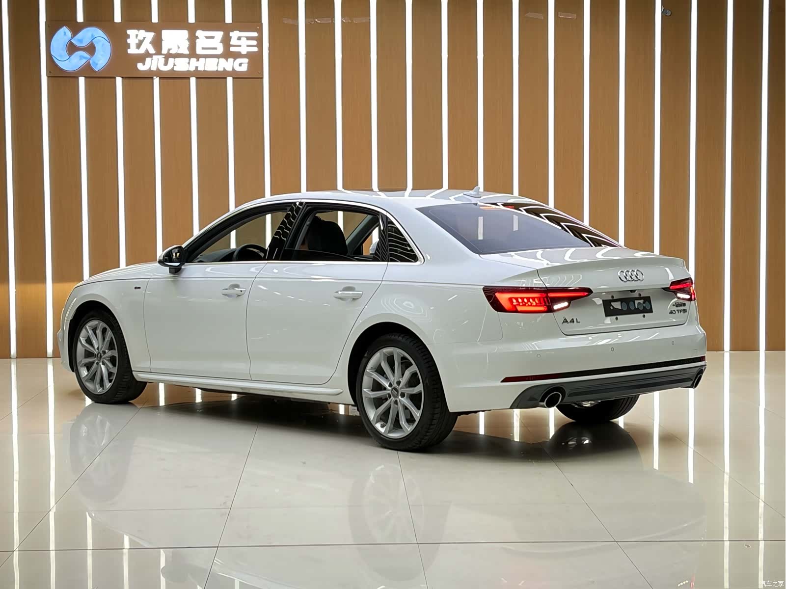 Audi A4L, 2018 7
