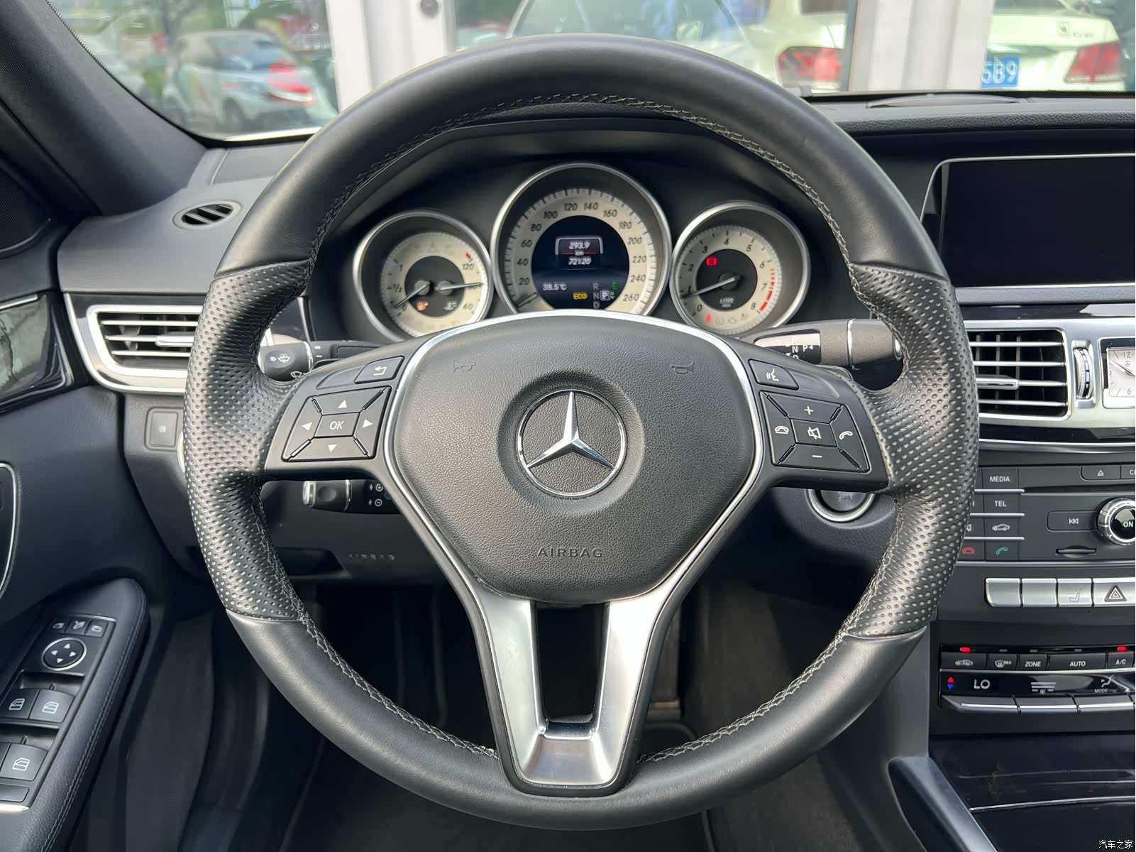 Mercedes-Benz E-Class, 2016 24