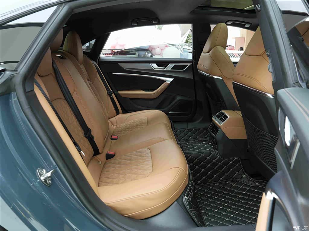 Audi A7L, 2022 13