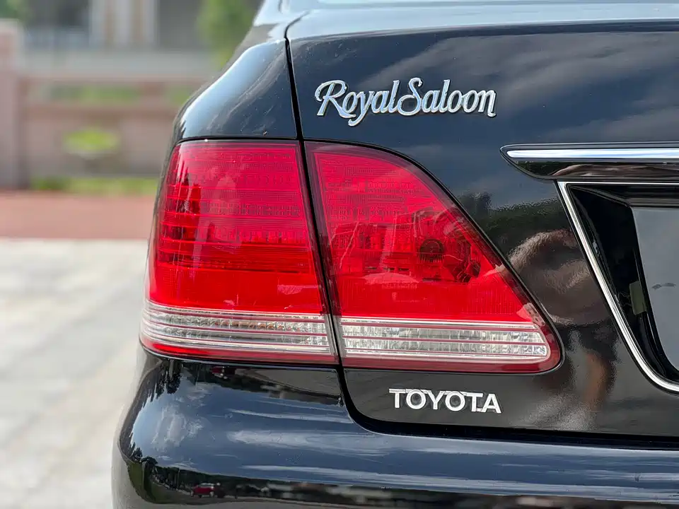 Toyota crown