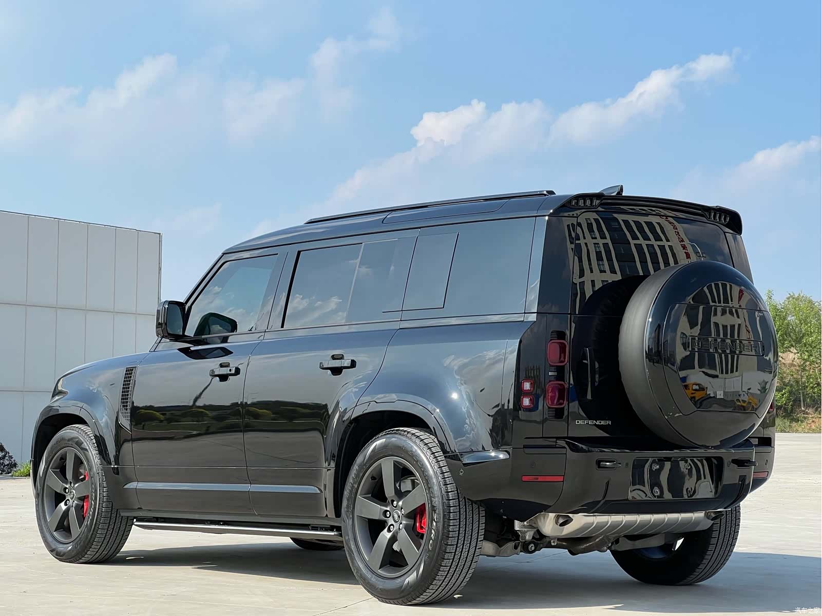 Land Rover Defender, 2026 21