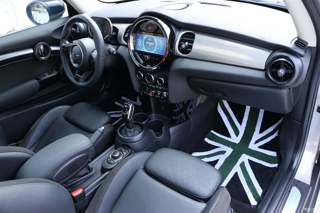 Mini Cooper, 2023 13