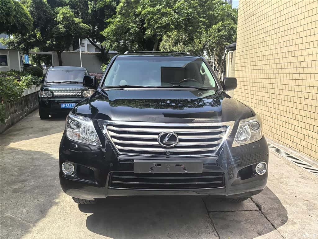 Lexus LX, 2010 2