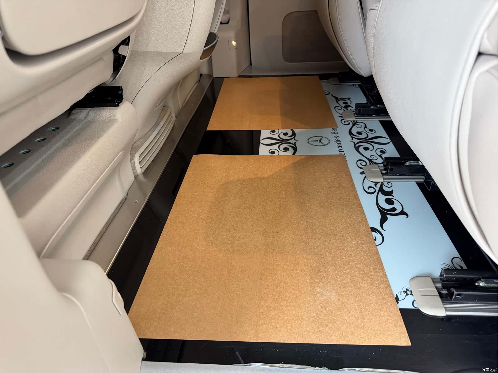 Mercedes-Benz V-Class, 2021 16