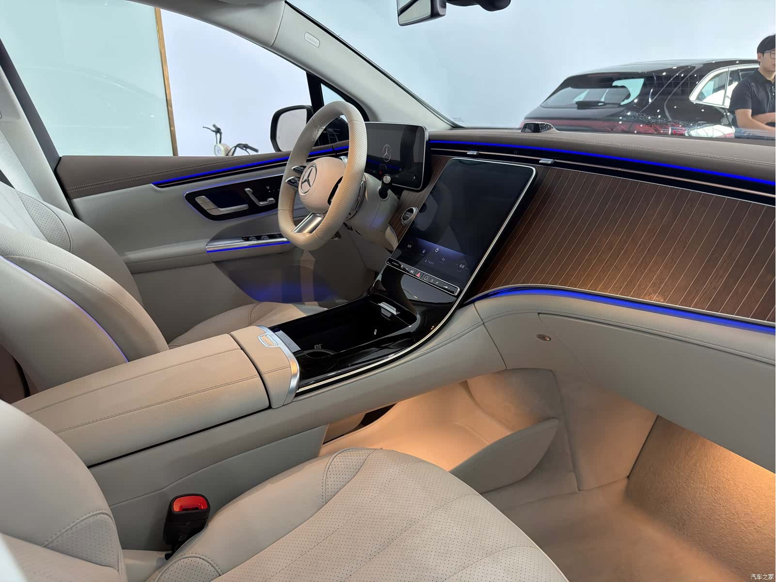 Mercedes-Benz EQE, 2023 9