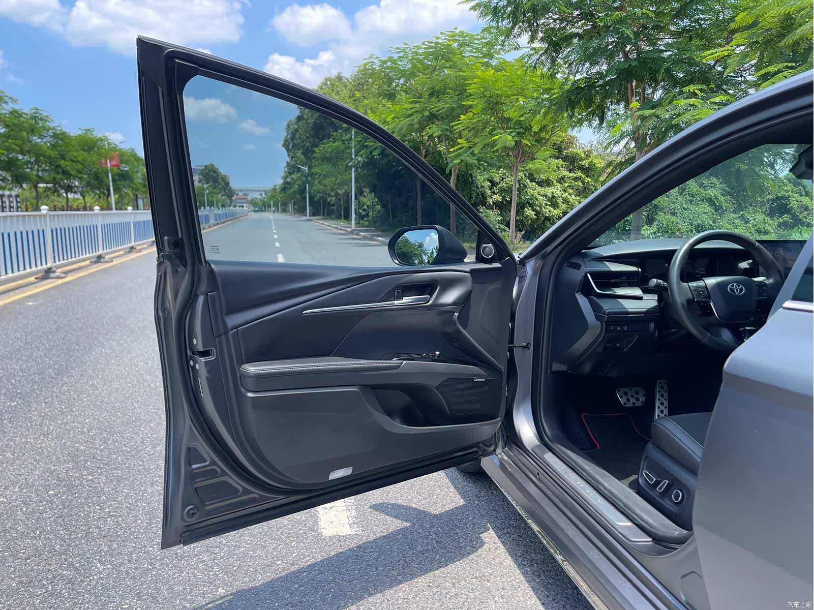 Toyota Camry, 2025 21