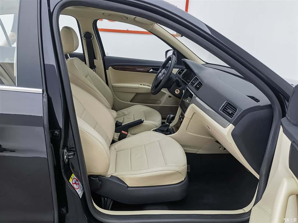 Volkswagen Lavida, 2013 23
