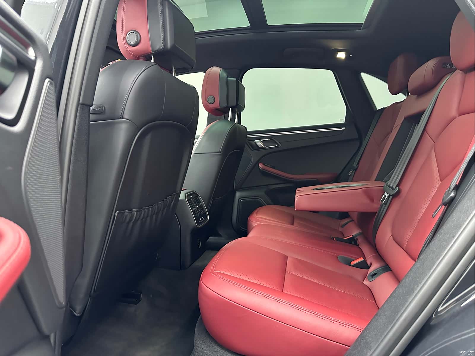Porsche Macan, 2022 11