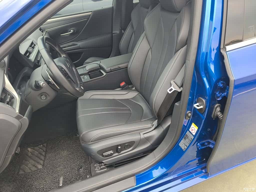 Lexus ES, 2019 15